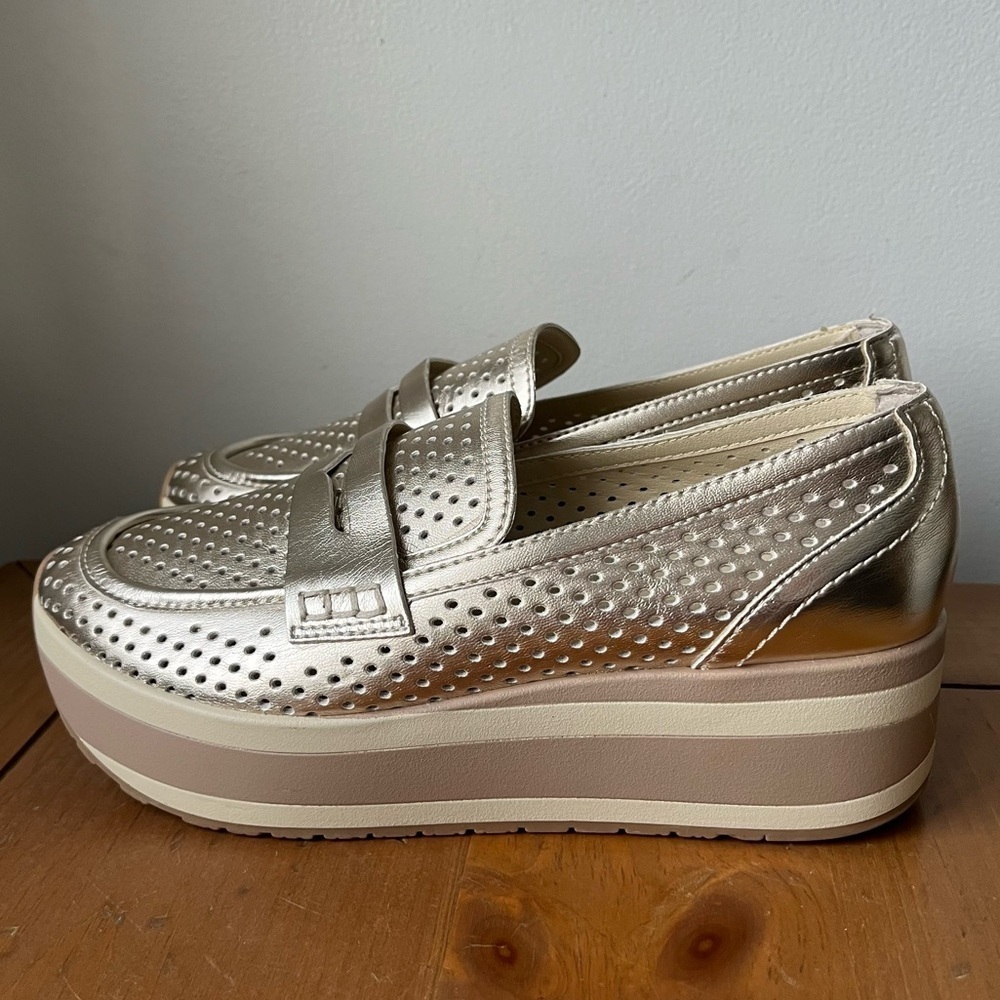 Dolce Vita Women’s Janine Slip-On Gold Metallic Platform Loafer Sneaker 7.5
